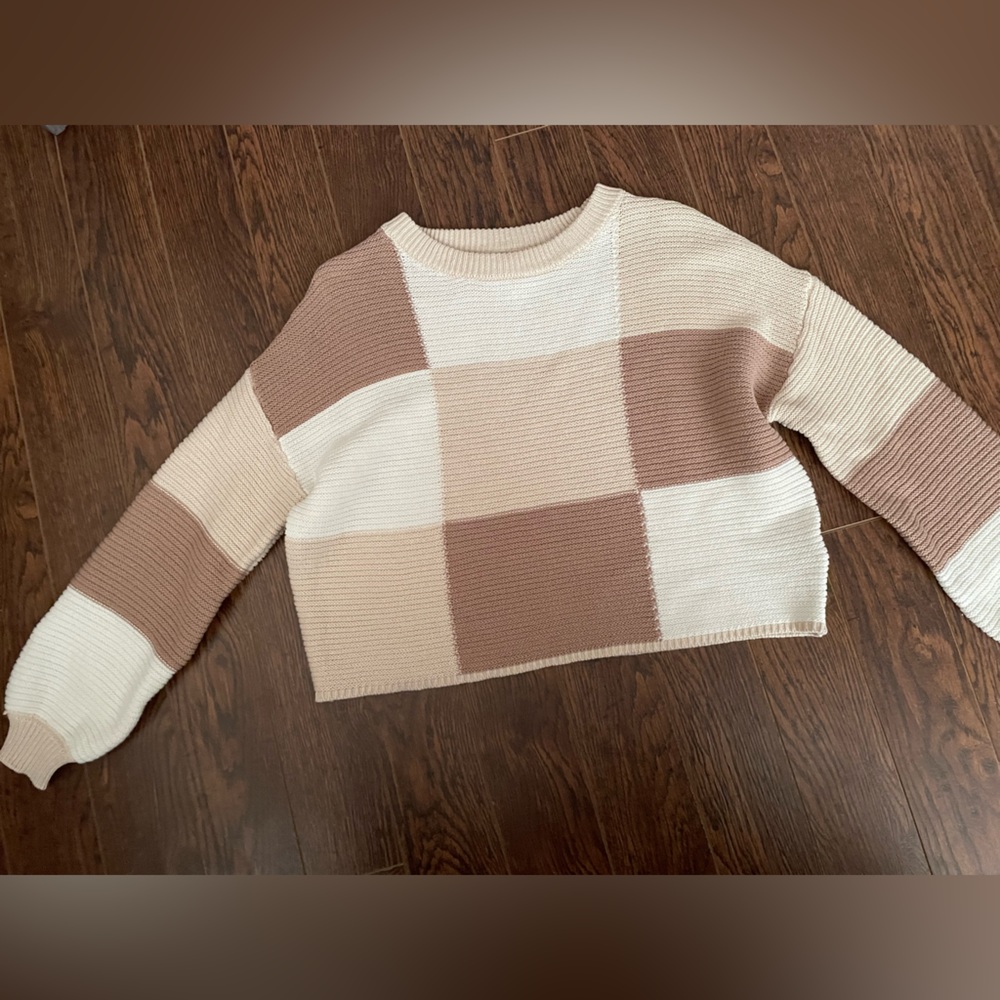 Jessica Simpson Cream and Brown Checkered Sweater